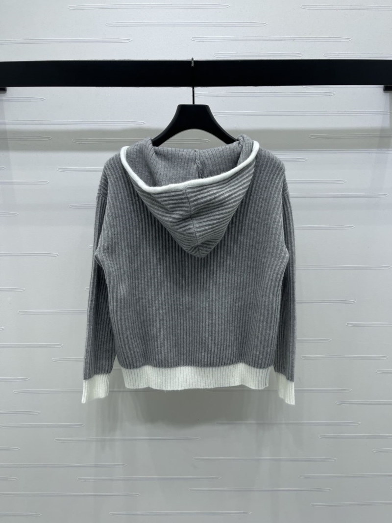 Ce1i*e outwears